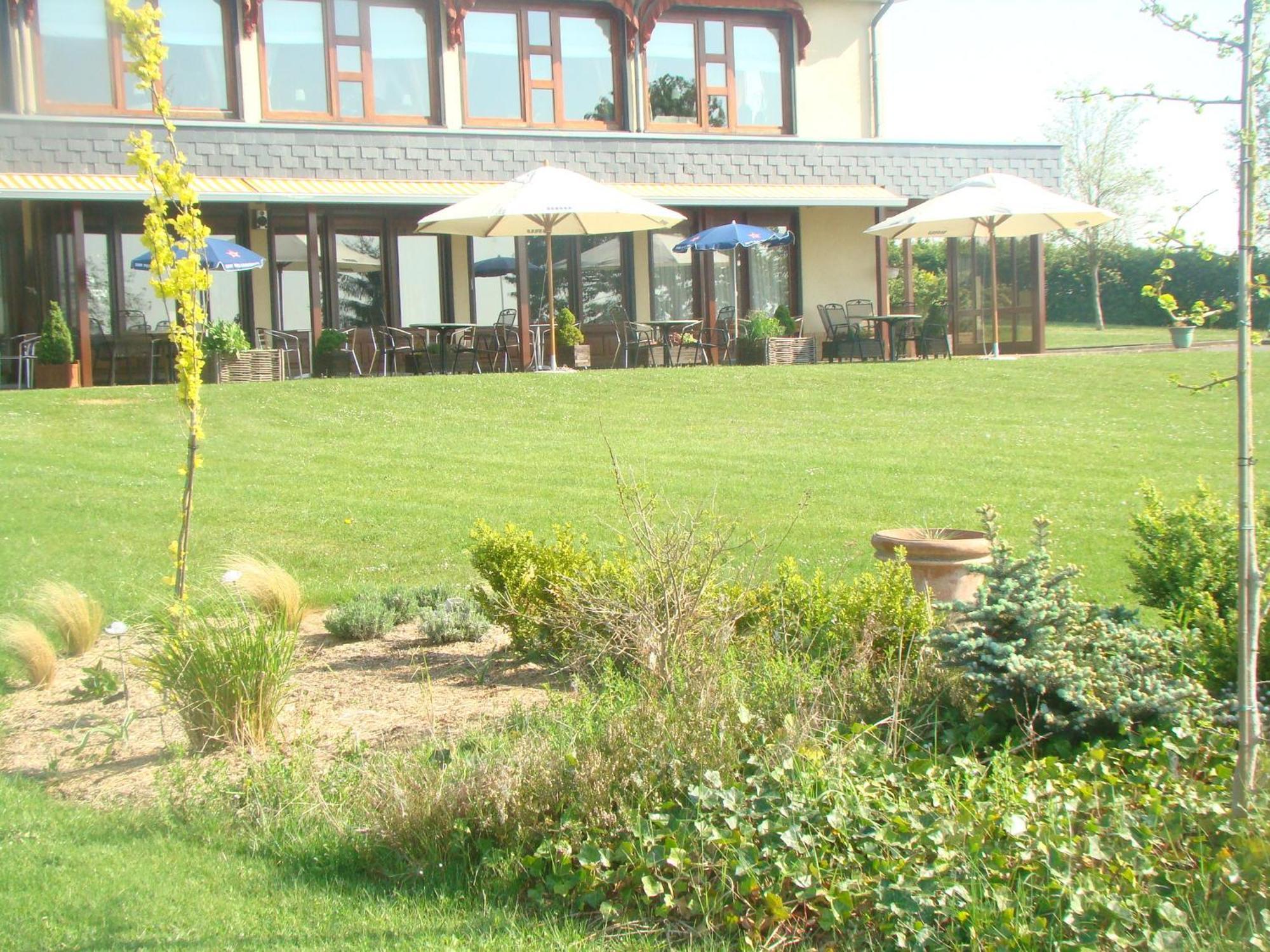 Hotel Restaurant N 4 Martelange Exteriér fotografie