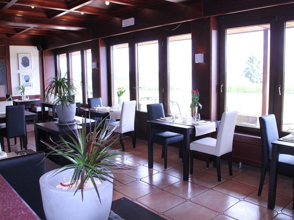 Hotel Restaurant N 4 Martelange Exteriér fotografie